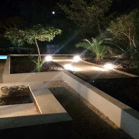 Pirouschka Pool Downtown Within Walking Distance Villa *